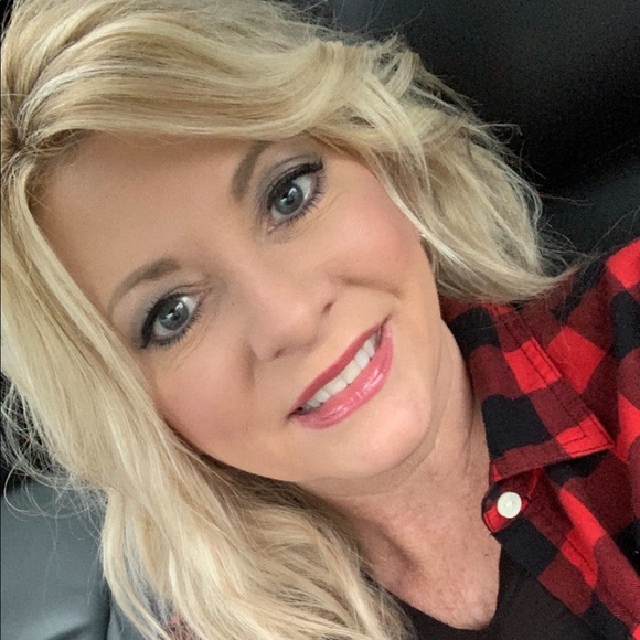 Meet your Posher, Sherry - Picture 2 of 5